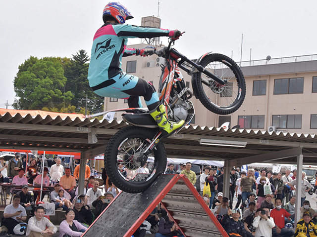 東京モーターサイクルショーに開催告知ポスターを貼り出したら効果絶大