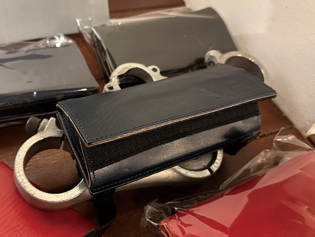 ヘッドマウントポーチ。ハンドルポスト、トップブリッジに殆どの車種に対応