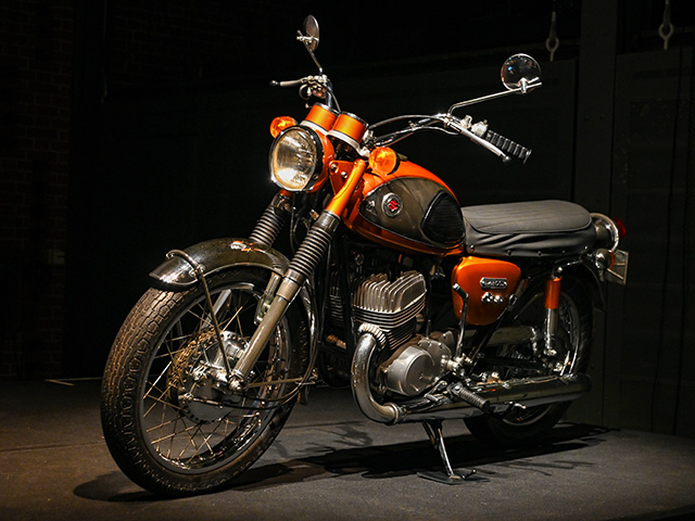 GSX-8Tデザインのモチーフとなった名車「T500」