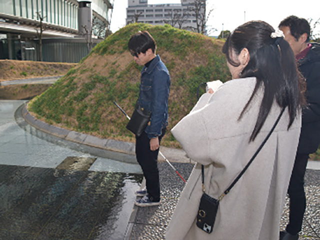 池に気付かず足を踏み入れそうになったリードユーザ
